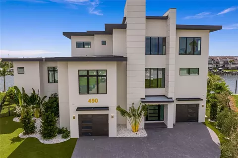 490 Laguna Dr, Tierra Verde, FL 33715