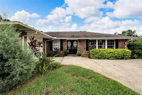 802 W Pinedale Dr, Plant City, FL 33563