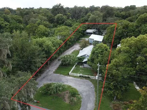 350 N Lakeview Dr, Lake Helen, FL 32744