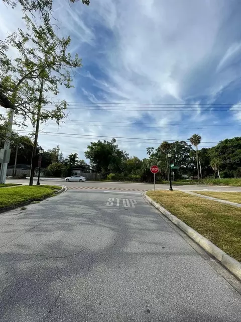 Dr Martin Luther King Jr Way, Sarasota, FL 34234