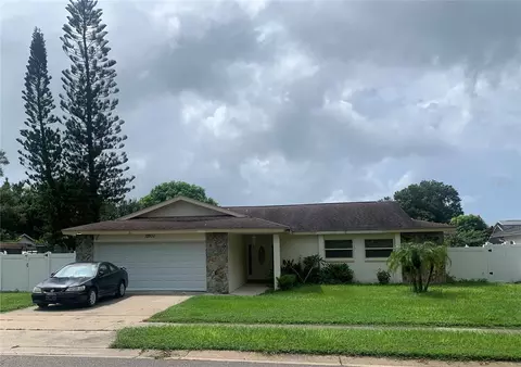 12800 98th St, Largo, FL 33773