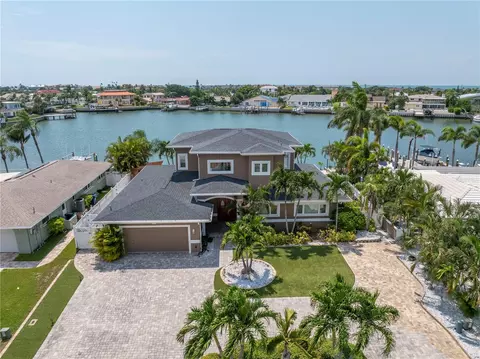 2210 Donato Dr, Belleair Beach, FL 33786