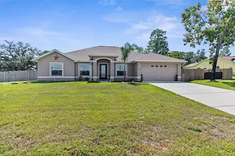 12524 Mountain Dove Rd, Weeki Wachee, FL 34614