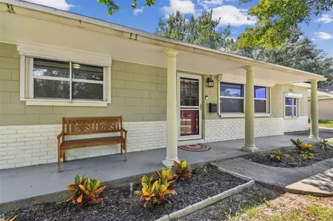 1020 Country Club Way S, Saint Petersburg, FL 33705