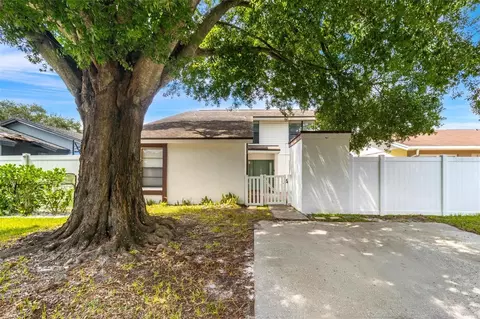 11364 Lakegreen Way, Tampa, FL 33624