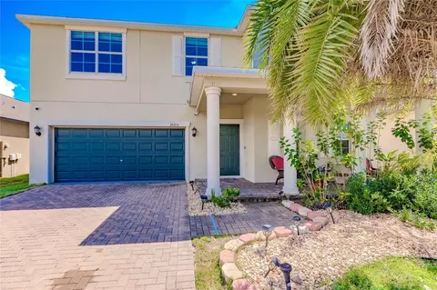 10215 Count Fleet Dr, Ruskin, FL 33573
