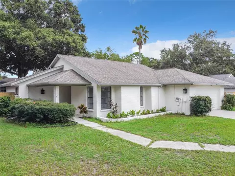 1729 Tallowtree Cir, Valrico, FL 33594