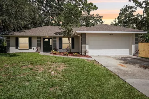 5211 18th Ave E, Bradenton, FL 34208