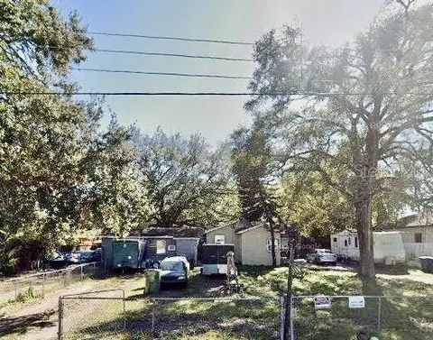 909 E Chilkoot Ave, Tampa, FL 33612