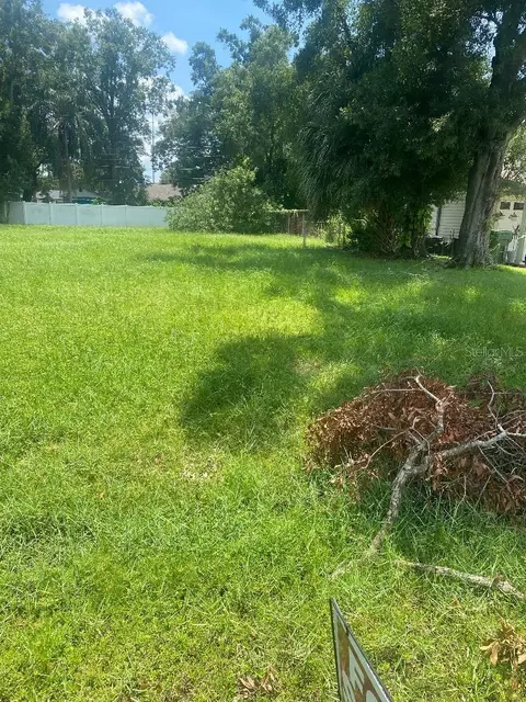 2112 W Farwell Dr, Tampa, FL 33603