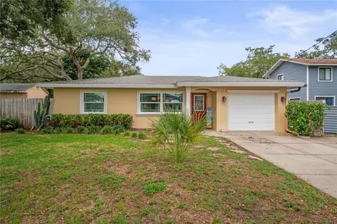 10300 Nina St, Seminole, FL 33778