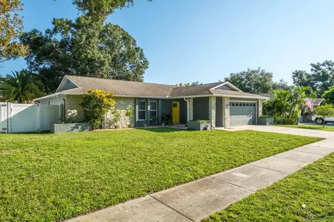 103 Forest Cir, Safety Harbor, FL 34695