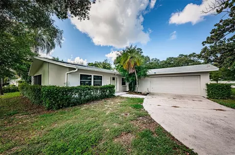 1001 Chinaberry Rd, Clearwater, FL 33764