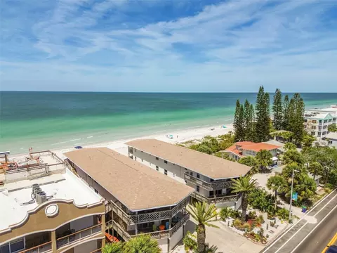 12 Gulf Blvd #B4, Indian Rocks Beach, FL 33785