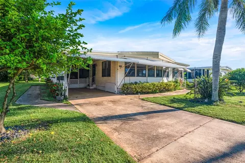 271 Lake Tarpon Dr #16, Palm Harbor, FL 34684