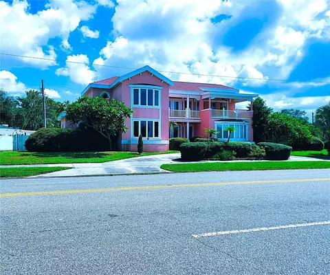 101 Park St N, Saint Petersburg, FL 33710