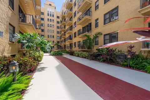 130 4th Ave N #204-206, Saint Petersburg, FL 33701