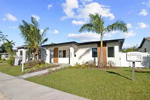 527 49th Ave N, Saint Petersburg, FL 33703