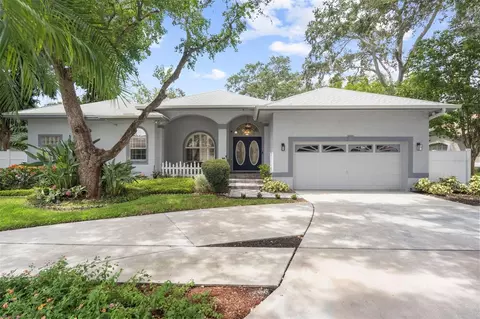 10576 Shady Oak Ln, Seminole, FL 33777