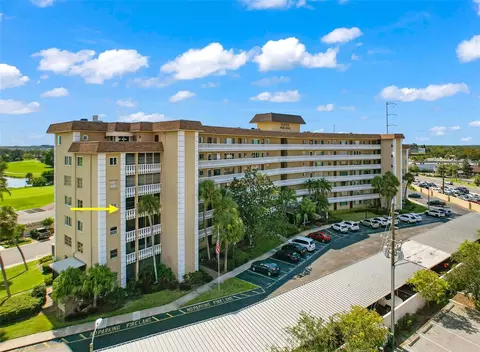 8950 Park Blvd #401, Seminole, FL 33777