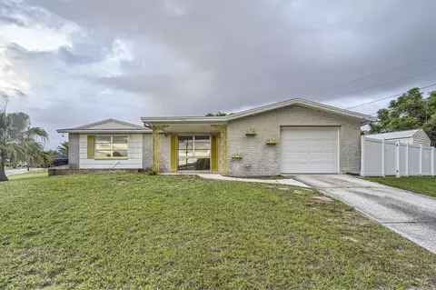 5252 Celcus Dr, Holiday, FL 34690