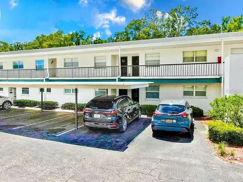 7700 92nd St #106, Seminole, FL 33777
