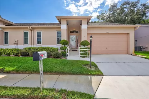 1704 Highland Club Ct, Palm Harbor, FL 34684