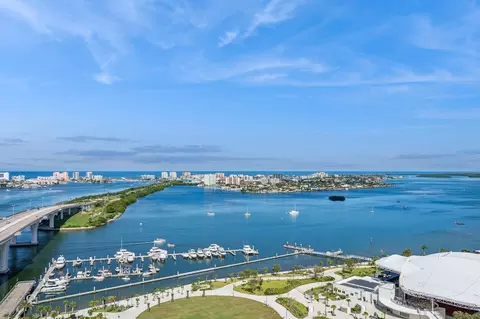 331 Cleveland St #2206, Clearwater, FL 33755