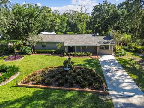 2411 Vandervort Rd, Lutz, FL 33549 photo 1