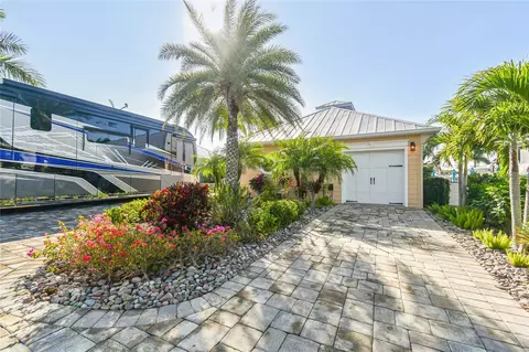 8323 SW Sand Crane Cir, Arcadia, FL 34269