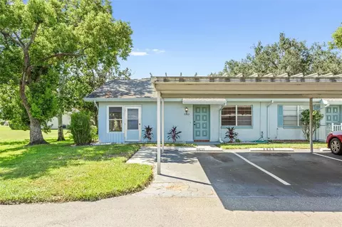 2222 Greenhaven Dr, Sun City Center, FL 33573