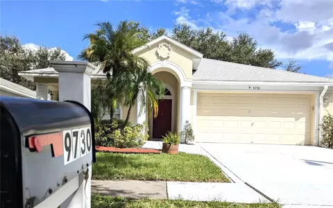 9730 White Barn Way, Riverview, FL 33569