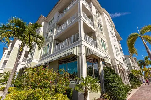 200 Main St #207, Dunedin, FL 34698