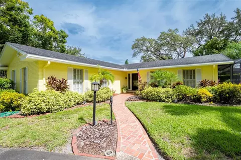 2302 Jones Dr, Dunedin, FL 34698
