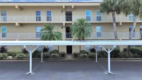 225 Country Club Dr #D140, Largo, FL 33771
