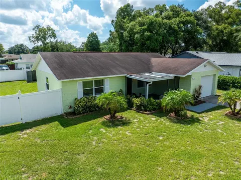 1201 Cedar Tree Ln, Seffner, FL 33584