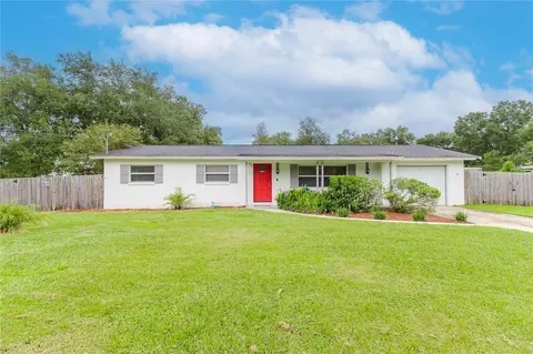 13804 Meadow Oaks Dr, Dover, FL 33527