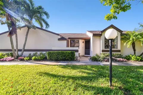 5901 36th Avenue Cir W, Bradenton, FL 34209