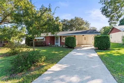 5824 11th St, Zephyrhills, FL 33542