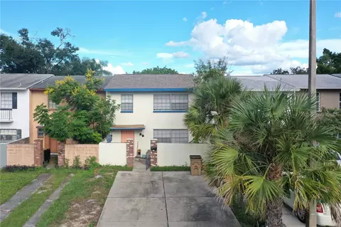 10025 N 52nd St, Temple Terrace, FL 33617