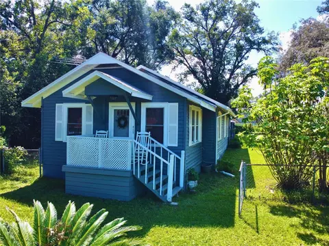 425 2nd St, Polk City, FL 33868
