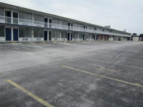 4011 E Columbus Dr, Tampa, FL 33605