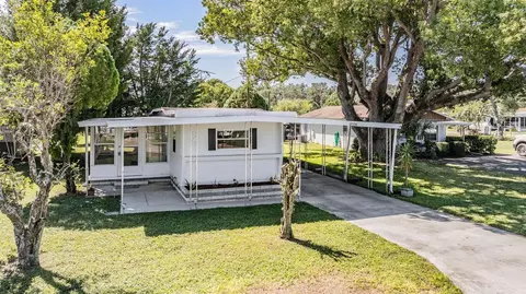 37230 8th Ave, Zephyrhills, FL 33542