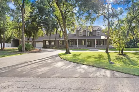 6403 Cathedral Oaks Dr, Plant City, FL 33565