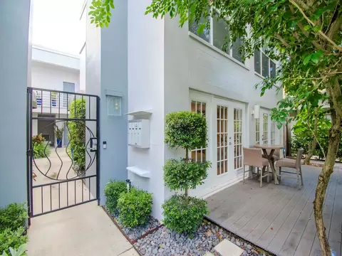 2002 W Dekle Ave #D, Tampa, FL 33606