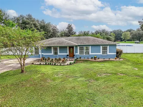 9828 Yawn Rd, Dade City, FL 33525
