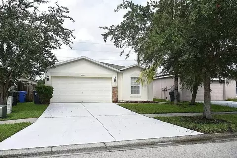 7934 Carriage Pointe Dr, Gibsonton, FL 33534