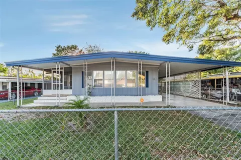 5139 Hill Dr, Zephyrhills, FL 33542