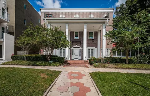 219 4th Ave N #105, Saint Petersburg, FL 33701