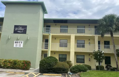 6077 113th St #615, Seminole, FL 33772